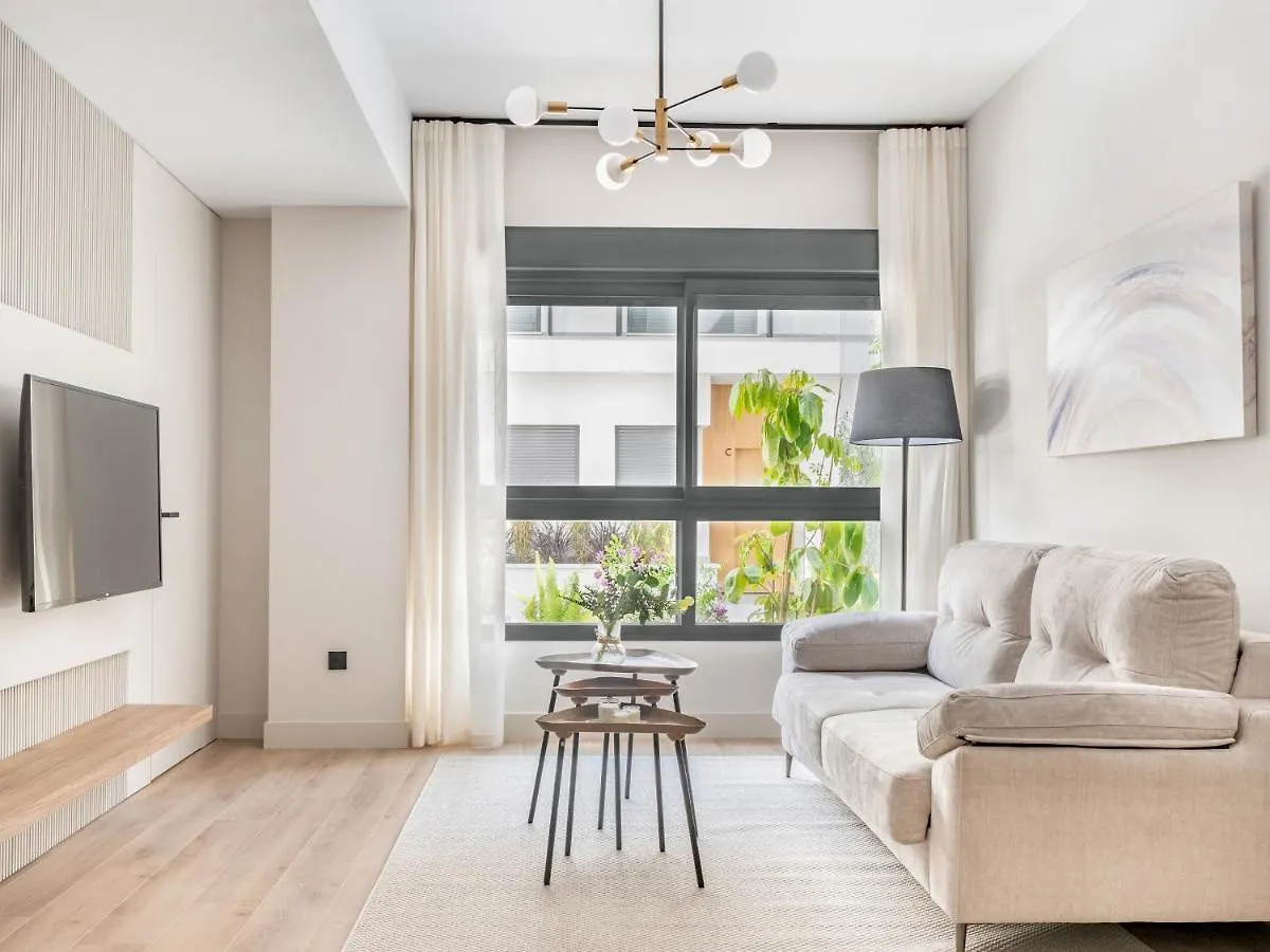 세비야 Modern With Swimming Pool- 2Bd 2Bth- Triana 아파트