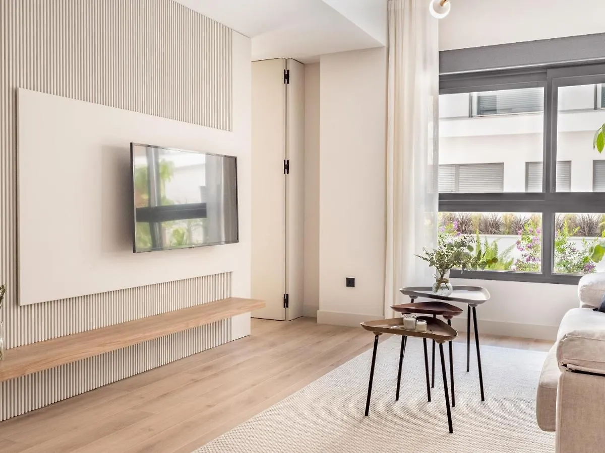 Modern With Swimming Pool- 2Bd 2Bth- Triana Apartment Seville